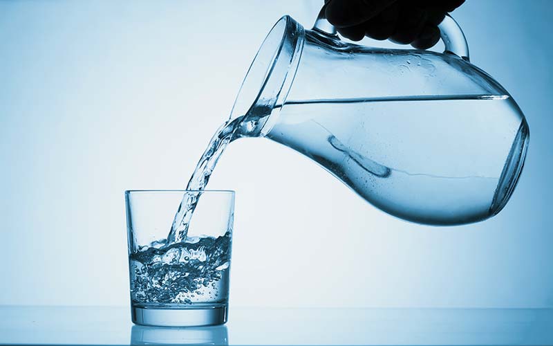 آشنایی با فواید نوشیدن آب